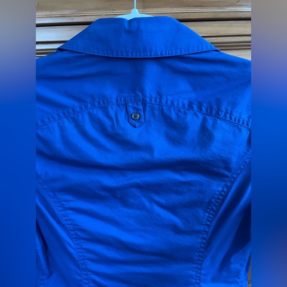 Women’s Express Design Studio Fitted Navy Blue Button-Up Shirt - Picture 6 of 11